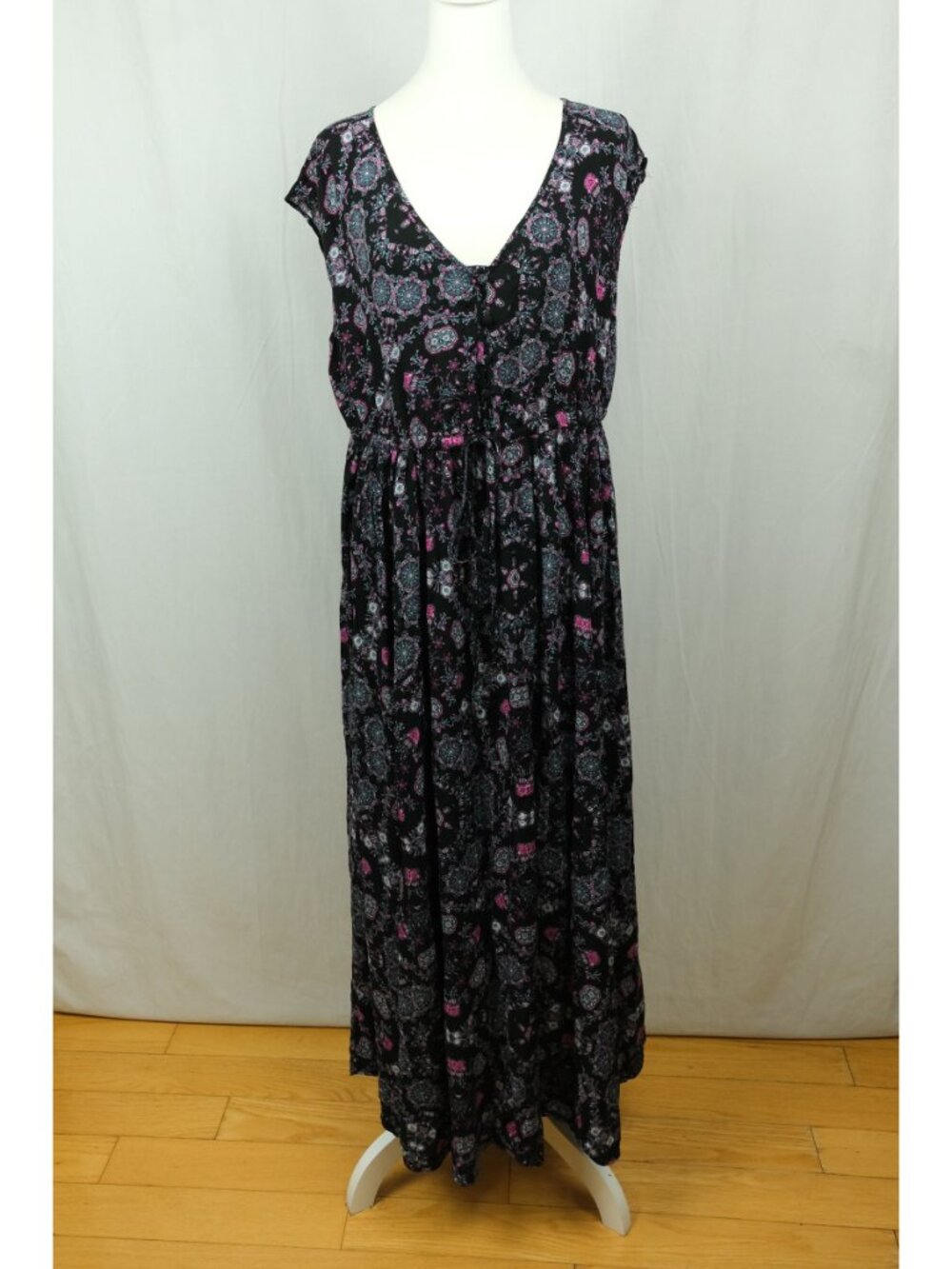 Torrid Plus Size Tiered Maxi Dress Floral Print Black Pink Size 1 XL